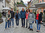 Über den Tellerrand geschaut: Das Team des Friedrichshafener Stadtmarketings Ende Juli beim Betriebsausflug in Feldkirch. V. l. n. r.: 
Christine Melià (Stadtmarketing und Tourismus Feldkirch GmbH), Bastian Petzold, Nicole Schneiderbeck, Thomas Goldschmidt, Andrea Lechmann, Carina Bonanno, Alexandra Flick (Stadtmarketing und Tourismus Feldkirch GmbH) (Foto: Stadtmarketing Friedrichshafen)
